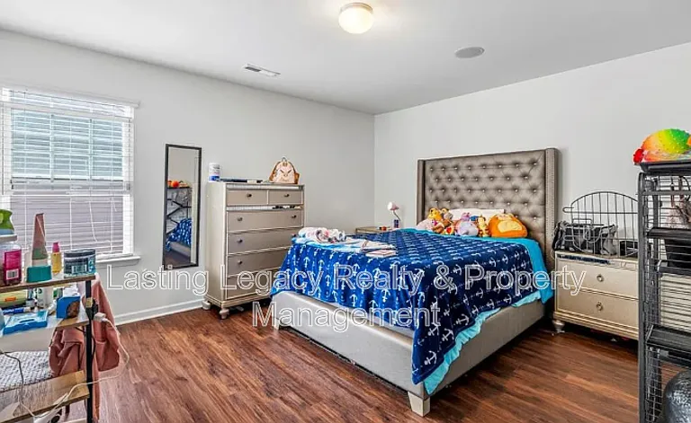 5047 Mount Hope Dr — Photo 16