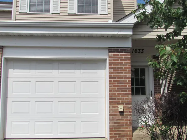 1633 White Oak Trl, Cherry Valley, IL 61016