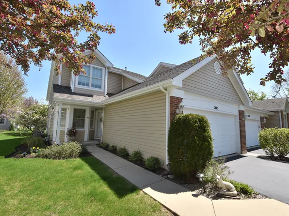 2013 Waverly Cir, St Charles, IL 60174