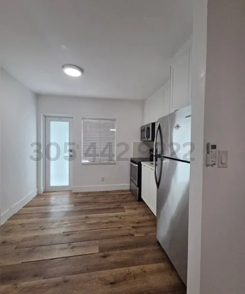 1650 SW 3rd St #3 — Photo 6