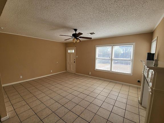 4th image of 2443 W HUISACHE AVE