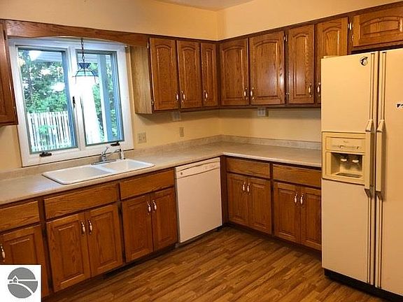 2nd image of 1626 Indian Woods Dr