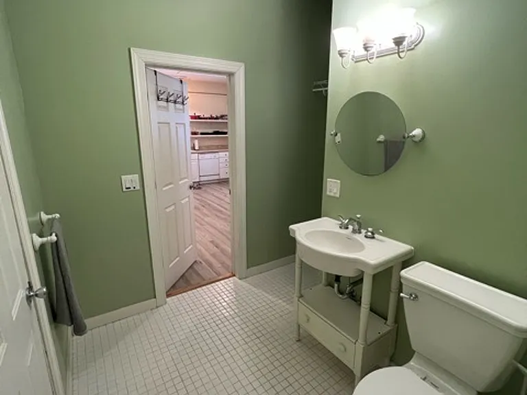 658 Lakeshore Dr — Photo 12