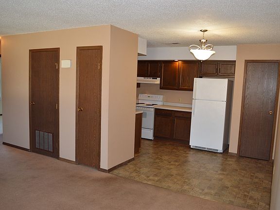 3rd image of 711 12th Ave N APT 5