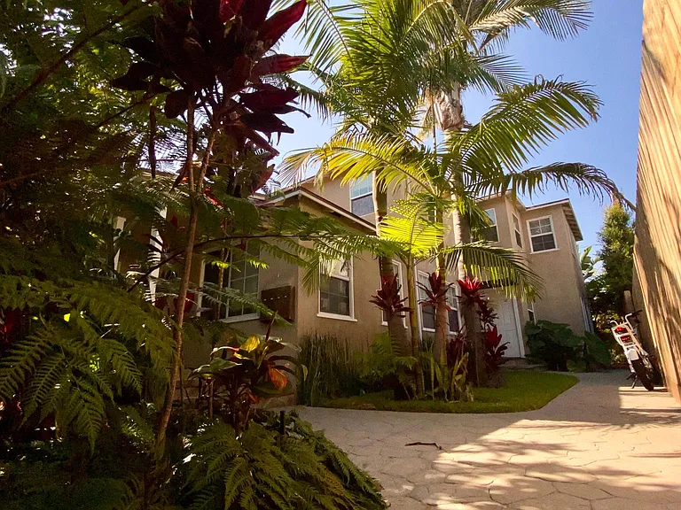 11647 Ayres Ave — Photo 9