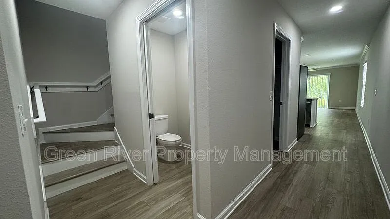 3 bed, 2.5 bath, 1514 sqft, $1,650 — Photo 3