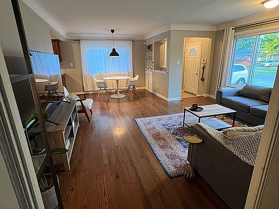 5th image of 13340 Dartmouth Ave
