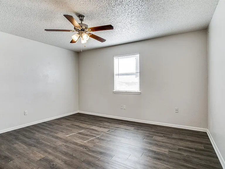 105 Peach St #A — Photo 6