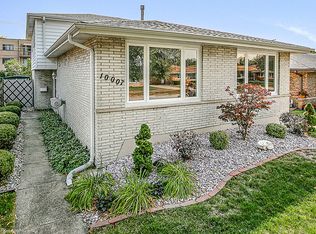 10007 S Komensky Ave, Oak Lawn, IL 60453