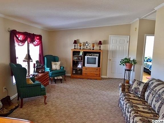 4th image of 240 Amber Ln