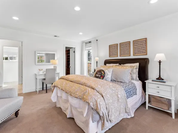 2 Black Tail Ln, Monterey, CA 93940