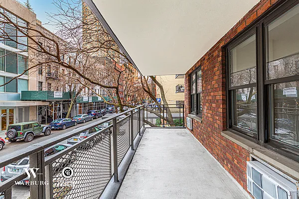 Sold by Coldwell Banker Warburg | media 36