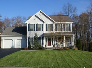 65 Brendan Ln, Niskayuna, NY 12309