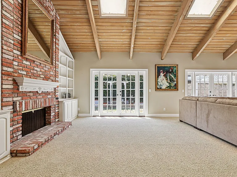 4182 Silliman Dr — Photo 3