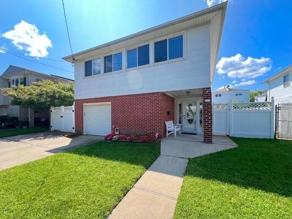 28 Gary Pl, Staten Island, NY 10314