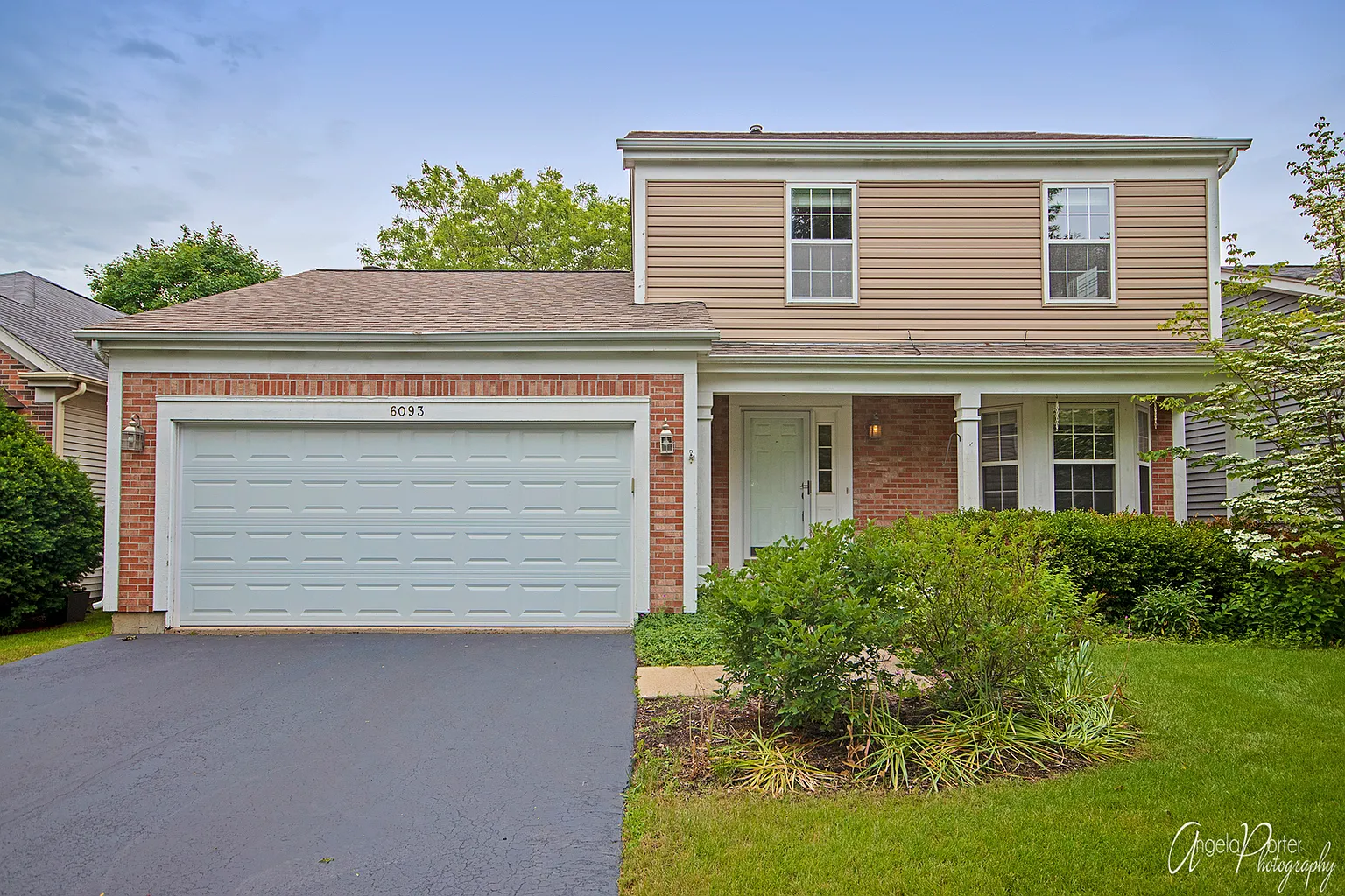 6093 Golfview Dr photo 1