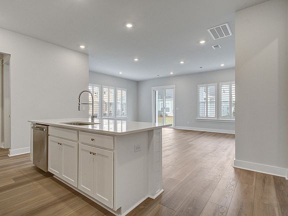 4th image of 119 Bloomsbury St