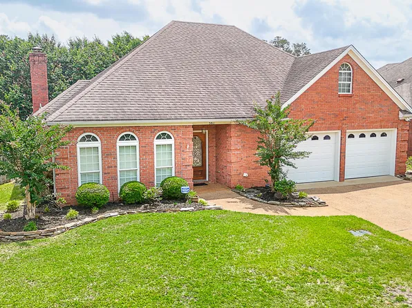 567 Spring Lake Dr, Pearl, MS 39208