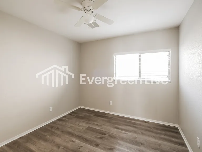8053 W Caron Dr — Photo 11