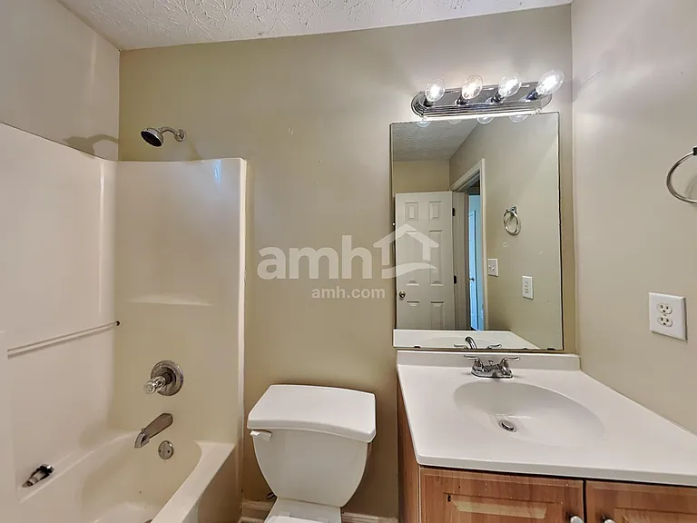 2740 Avalon Meadows Ln — Photo 18
