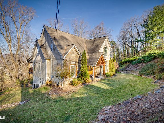 2nd image of 113 Ridgecrest Dr