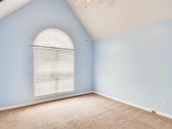 4th image of 705 Stellas Pt