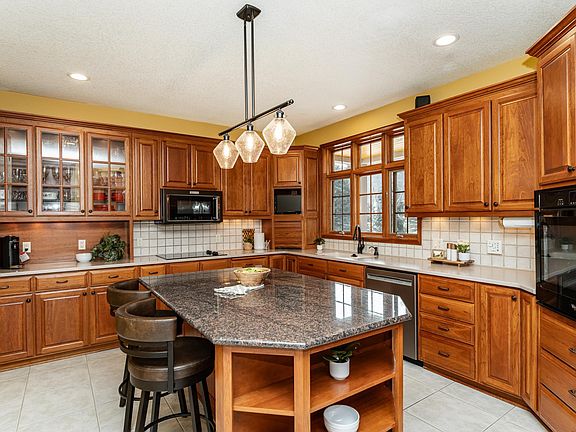 3rd image of 7005 Halifax Ln NW