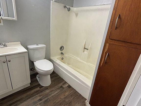 4th image of 918 Denton St APT 6