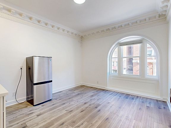 2nd image of 980 Bush St APT 100