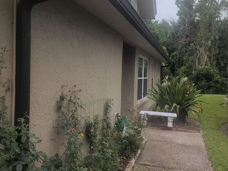 1426 Silverthorn Dr — Photo 31