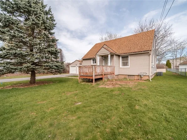 118 Oak Dr, Syracuse, NY 13212