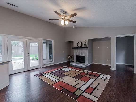 4th image of 419 Lakevista E