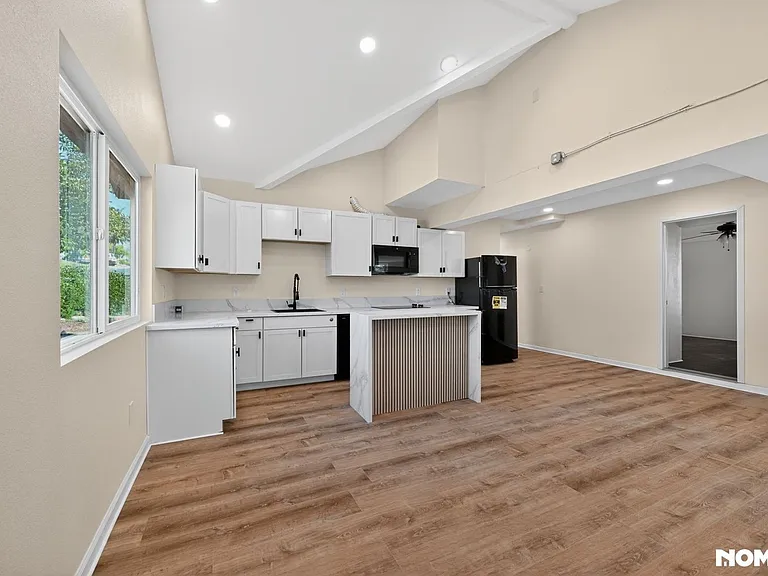 337 Apollo Dr #B — Photo 2