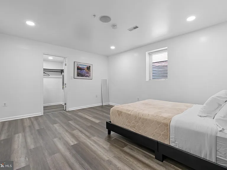 11810 Tregiovo Pl — Photo 29
