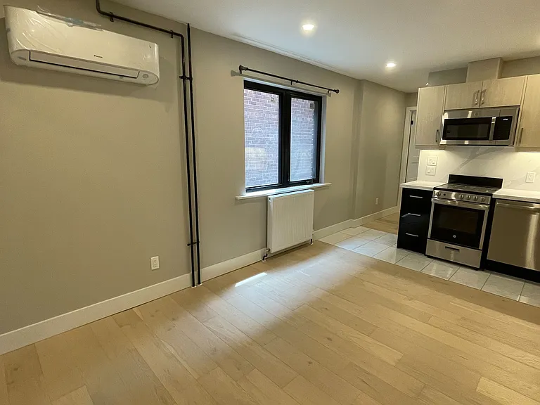 416 Christie St #1 — Photo 7