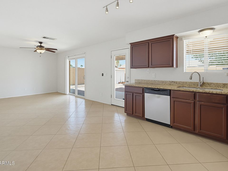 1st image of 1518 W 5TH Place