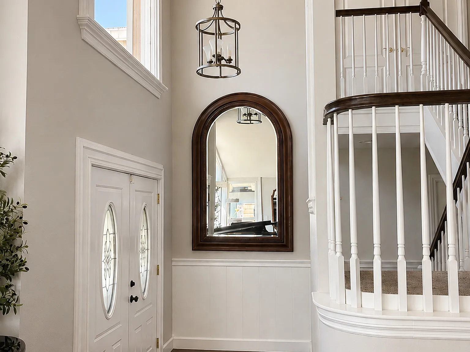 5 bed, 3.5 bath, 2614 sqft, $6,600 — Photo 3