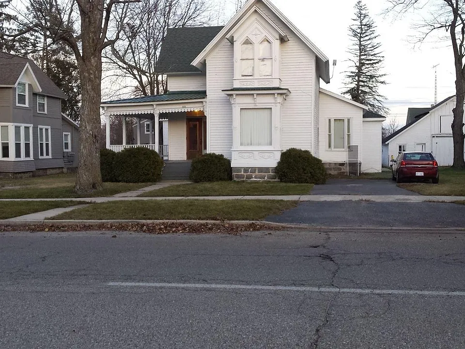 221 Ives Ave