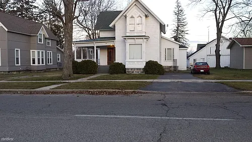 221 Ives Ave Photo 1