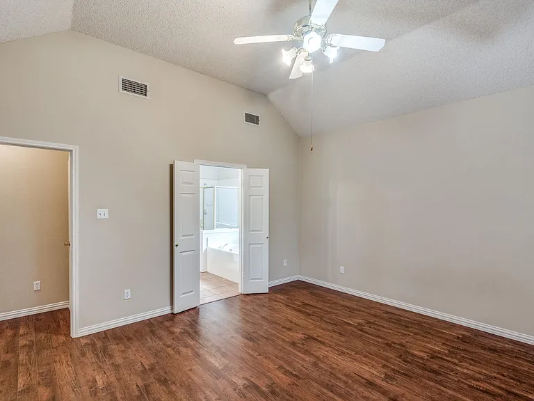 3949 Windford Dr — Photo 19