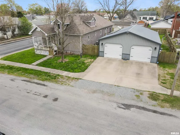 302 W Sylvester Ave, Christopher, IL 62822