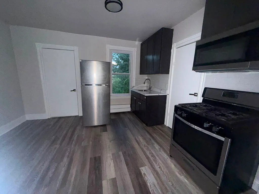 2 bed, $1,850 — Photo 2