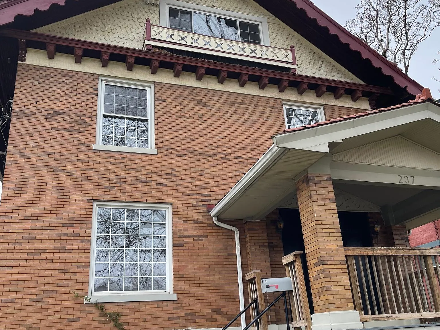 6 bed, 2812 sqft, $3,600 — Photo 3