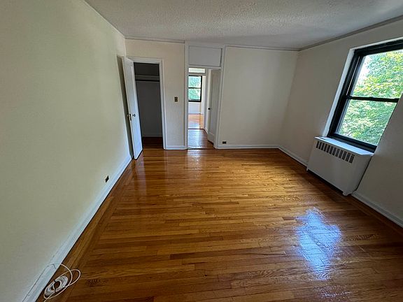 3rd image of 3115 Netherland Ave #C3