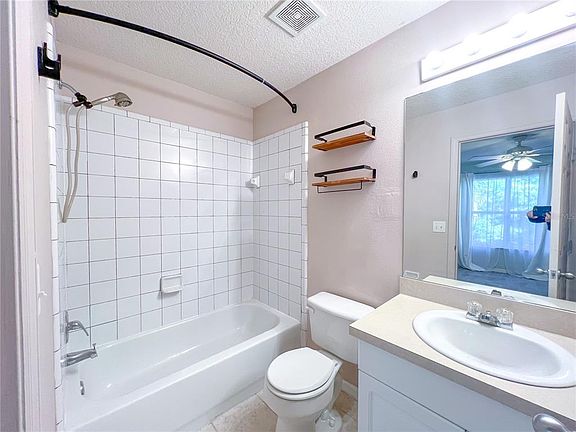 4th image of 2306 SW 42nd Dr Unit 144