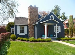 665 Rivard Blvd, Grosse Pointe, MI 48230