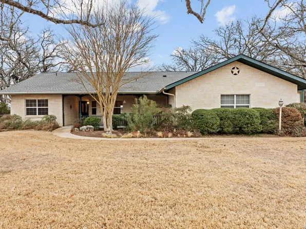 237 emerald, Fredericksburg, TX 78624