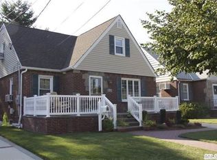 164 Grange St, Franklin Square, NY 11010