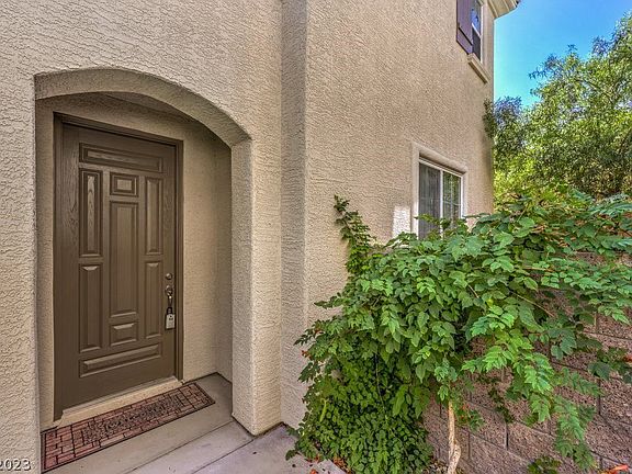4th image of 10599 English Pine Dr
