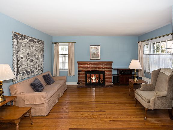 2nd image of 25 Elmore Ave